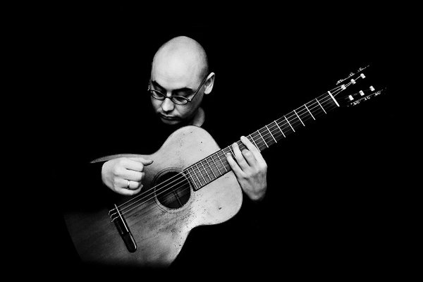 009 GUITARE PHOTO S. WERTZ.jpg